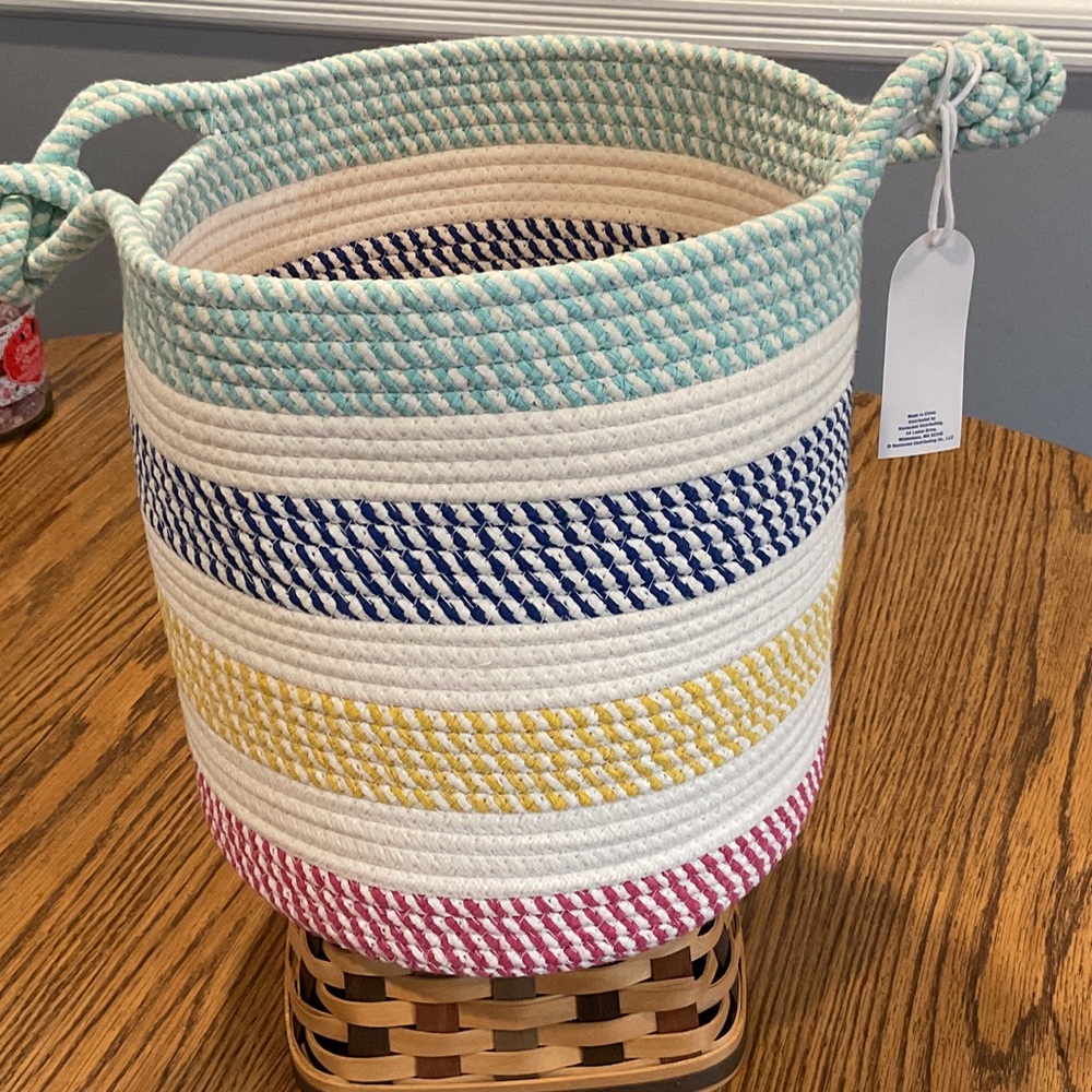 NWT hello summer woven catch all